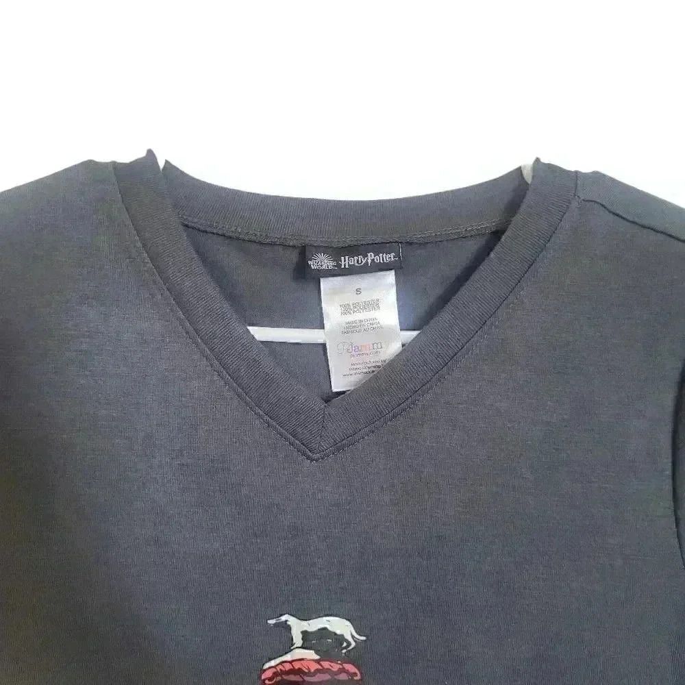 Harry Potter Unisex Adult Dark Navy Poly Hufflepuff V-Neck Short Sleeve T-Shirt - Picture 6 of 6